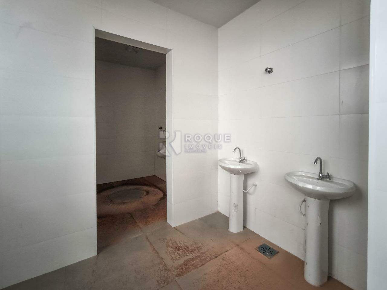 Barracão/Galpão à venda no bairro Jardim Olga Veroni: LAVABO
