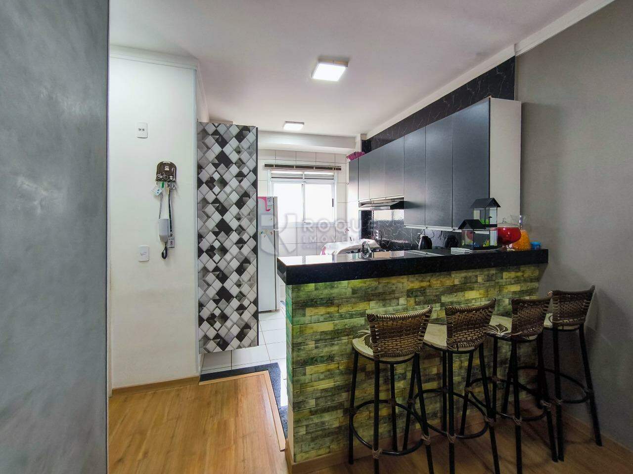 Apartamento à venda no bairro Condomínio Varandas I: COZINHA