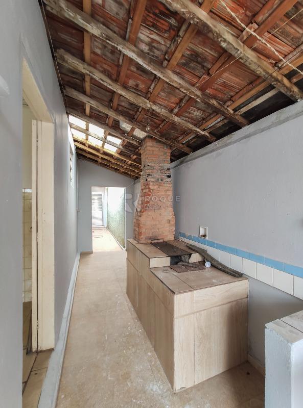 Casa Residencial para aluguel no bairro Vila Claudia: Churrasqueira / corredor 