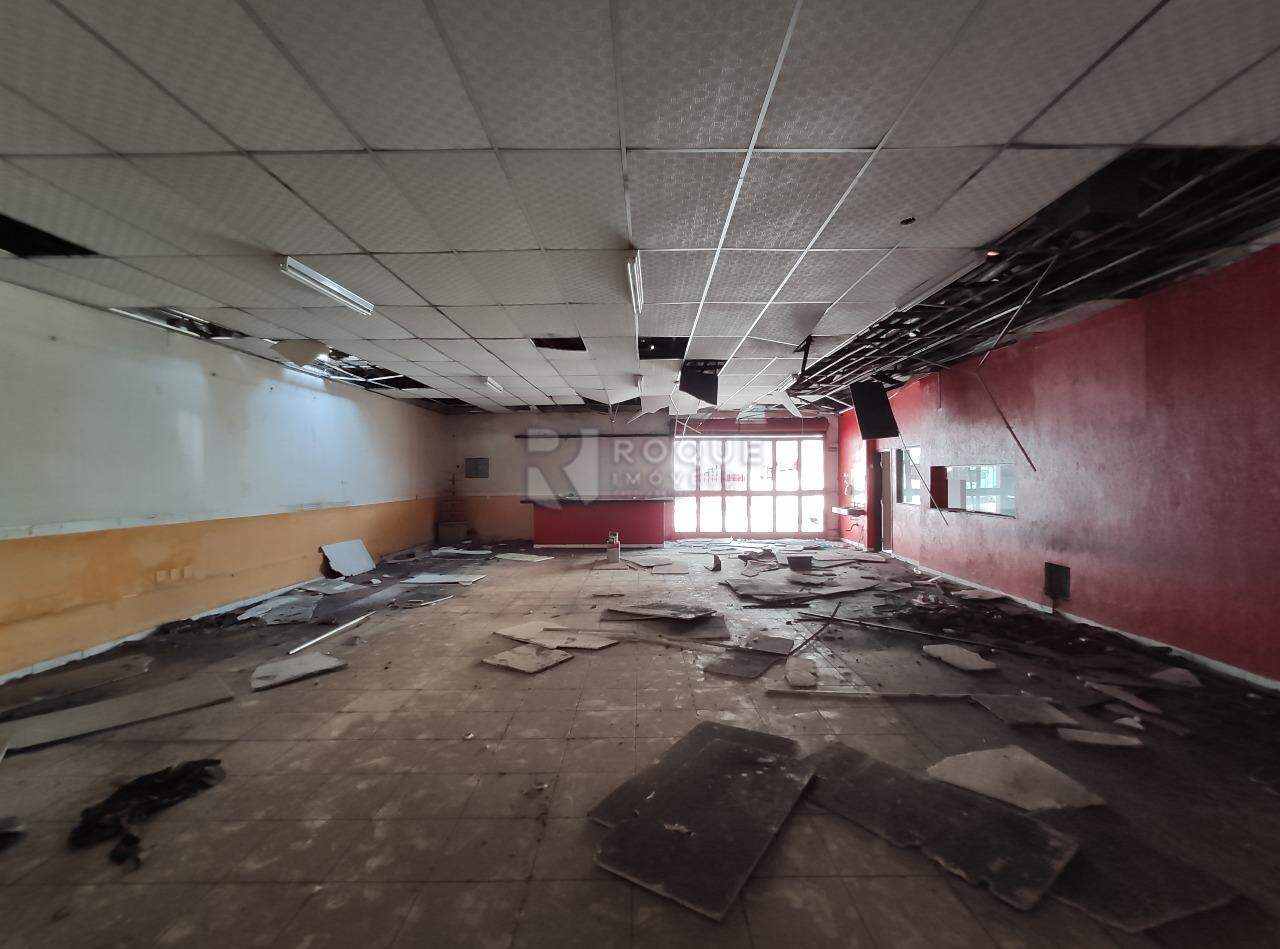 Barracão/Galpão à venda no bairro Centro: Salão