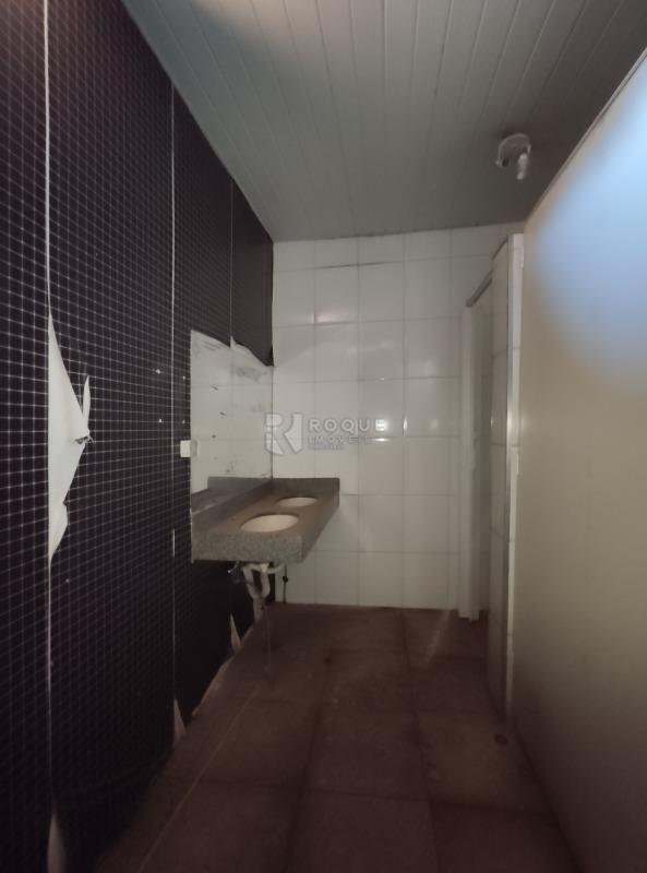 Barracão/Galpão à venda no bairro Centro: Lavabo