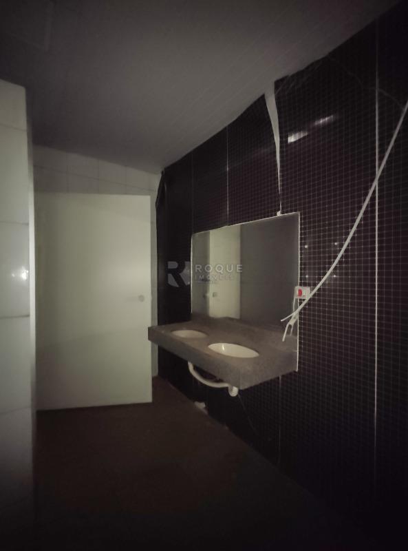 Barracão/Galpão à venda no bairro Centro: Lavabo