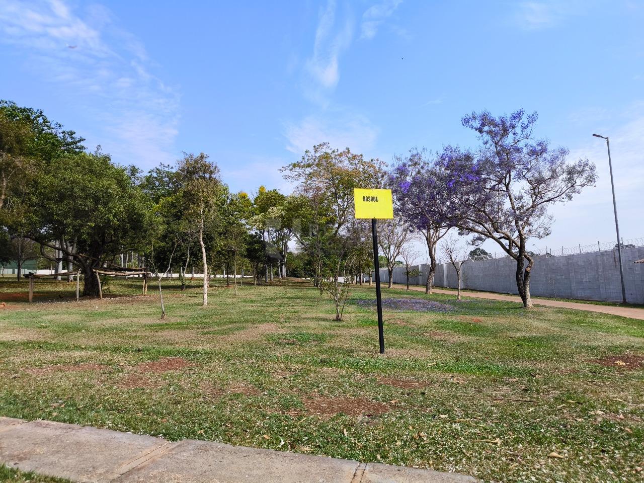 Terreno em condomínio à venda no bairro Residencial Jardim dos Ipês II: 