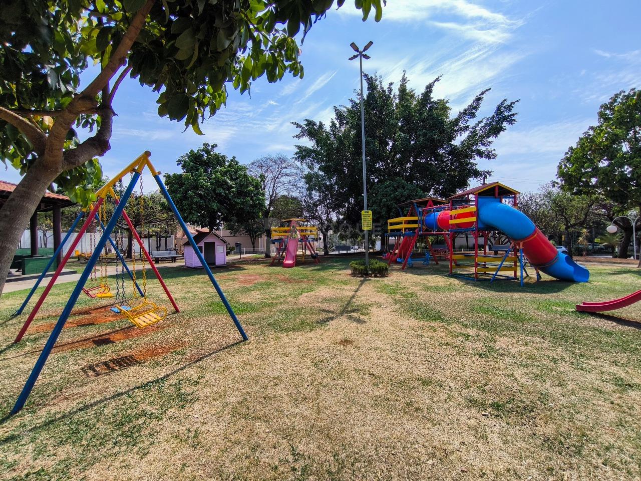 Terreno em condomínio à venda no bairro Residencial Jardim dos Ipês II: 