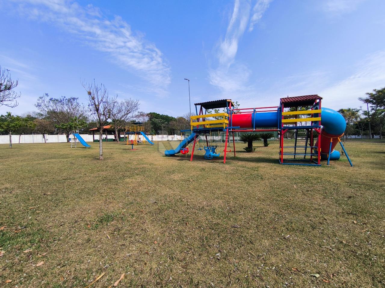 Terreno em condomínio à venda no bairro Residencial Jardim dos Ipês II: 