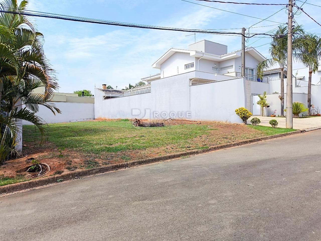 Terreno em condomínio à venda no bairro Residencial Jardim dos Ipês II: FRENTE