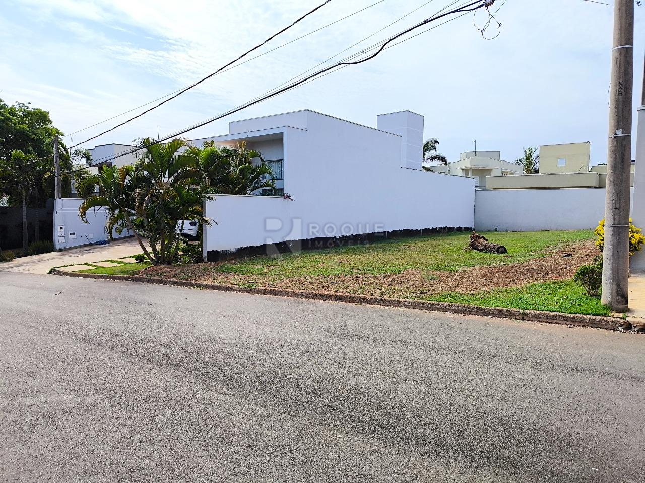 Terreno em condomínio à venda no bairro Residencial Jardim dos Ipês II: FRENTE