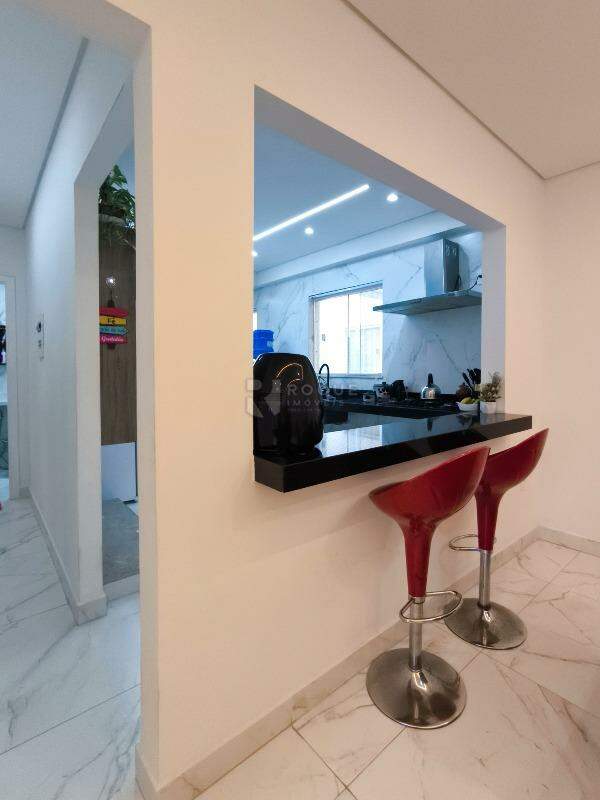 Apartamento à venda no bairro Jardim Ouro Verde: COZINHA