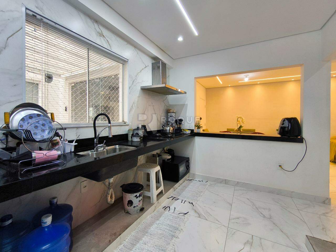 Apartamento à venda no bairro Jardim Ouro Verde: COZINHA