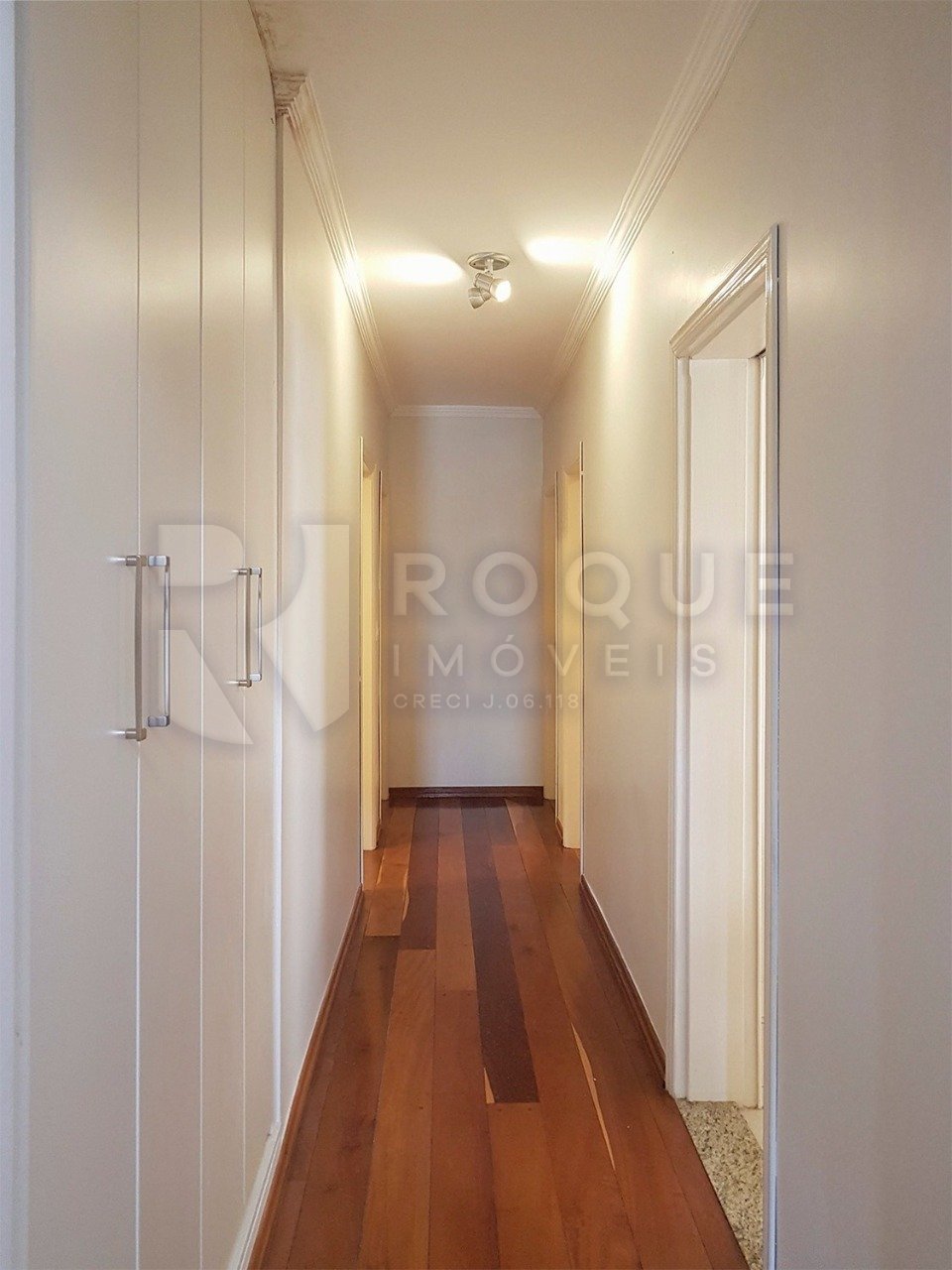 Casa em condomínio à venda no bairro Jardim Terras de Santa Elisa: 