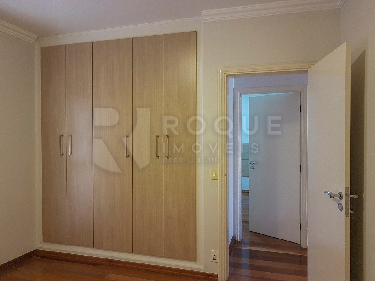 Casa em condomínio à venda no bairro Jardim Terras de Santa Elisa: 