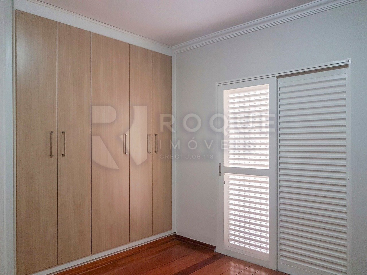 Casa em condomínio à venda no bairro Jardim Terras de Santa Elisa: 