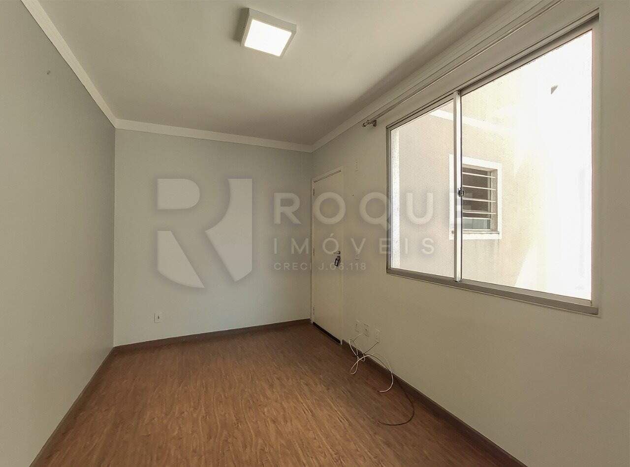 Apartamento à venda no bairro Jardim do Lago: Sala