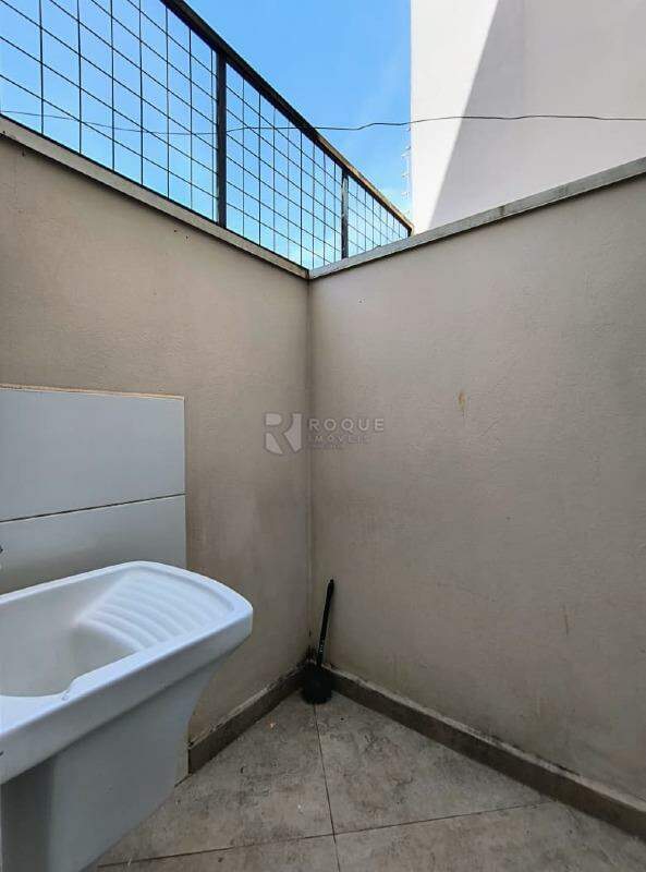 Kitnet para aluguel no bairro Jardim Cidade Universitária I: Lavanderia