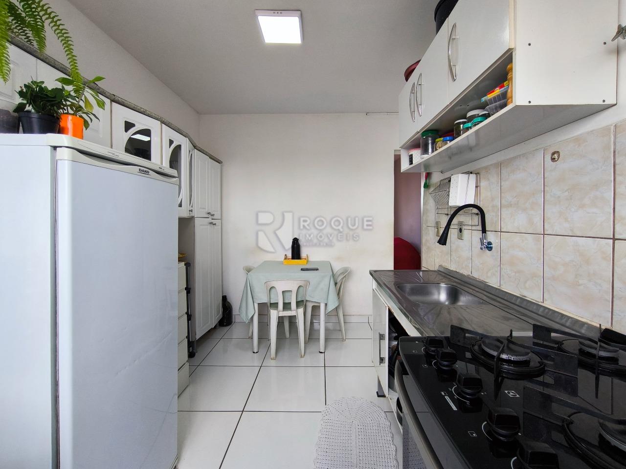 Apartamento à venda no bairro Parque Residencial Abílio Pedro: COZINHA