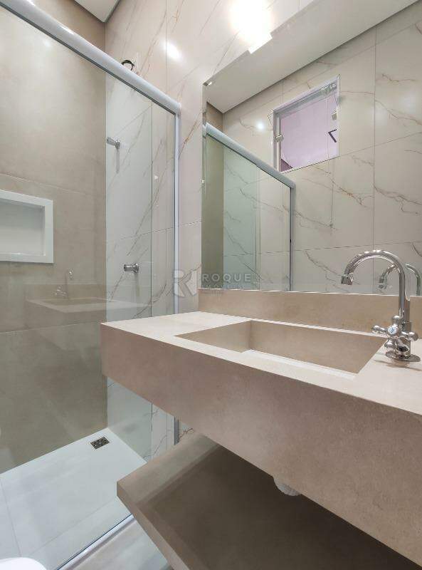Casa Residencial à venda no bairro Jardim Morro Azul: WC suíte 