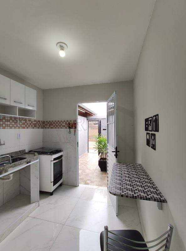 Casa Residencial para aluguel no bairro Parque Nossa Senhora das Dores: Cozinha