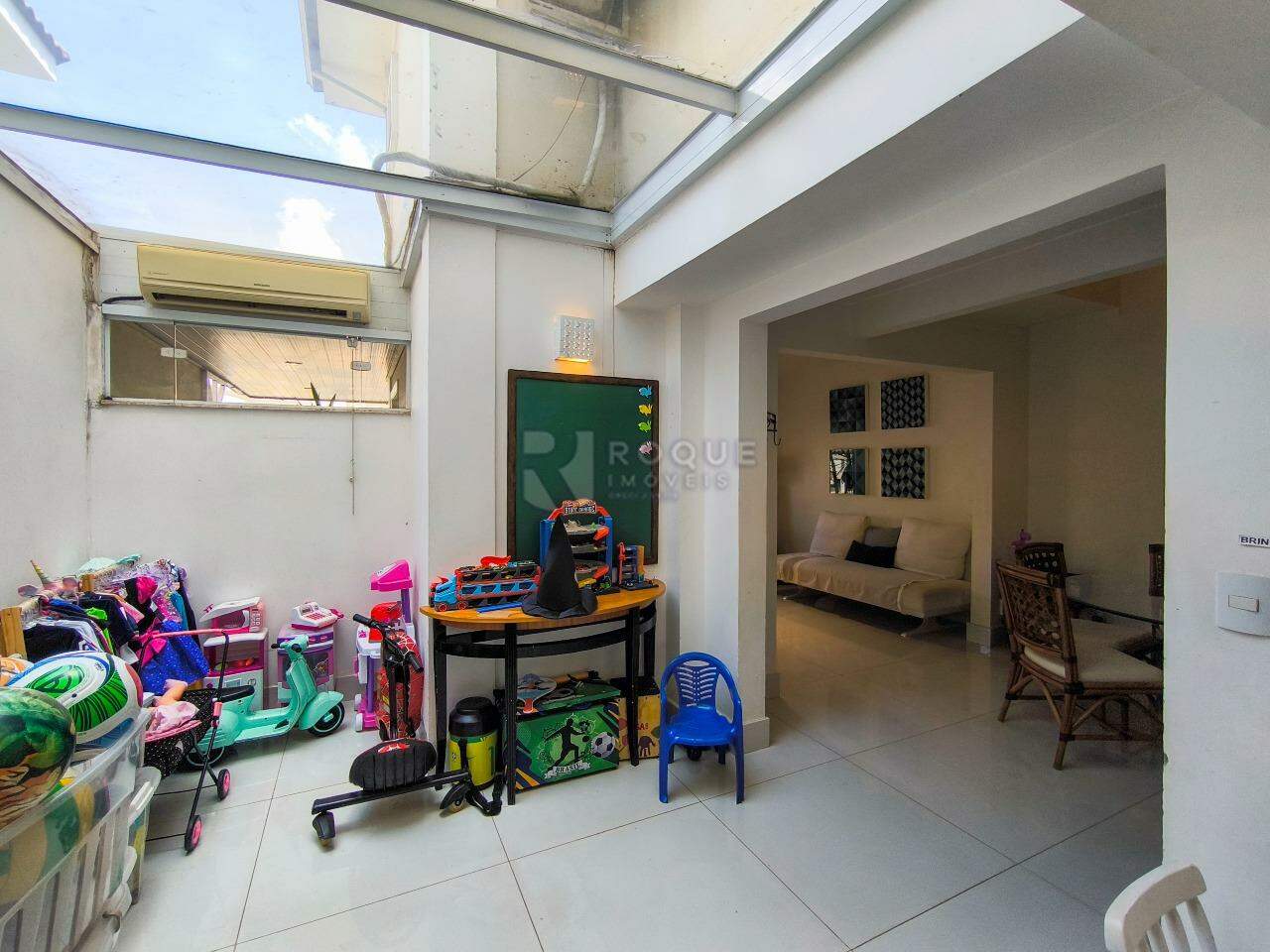 Casa em condomínio à venda no bairro Jardim Aquárius: ÁREA DE LUZ