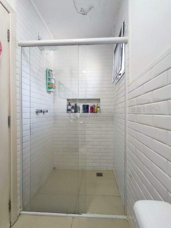 Casa em condomínio à venda no bairro Jardim Aquárius: WC SUÍTE