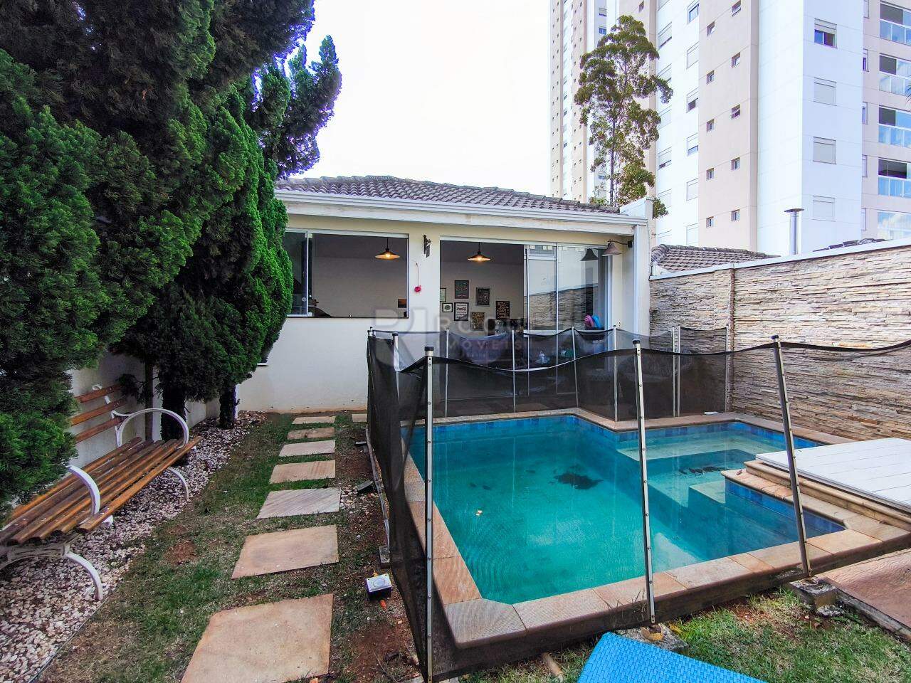 Casa em condomínio à venda no bairro Jardim Aquárius: PISCINA