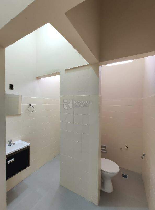 Casa Residencial para aluguel no bairro Jardim Nova Europa: WC social