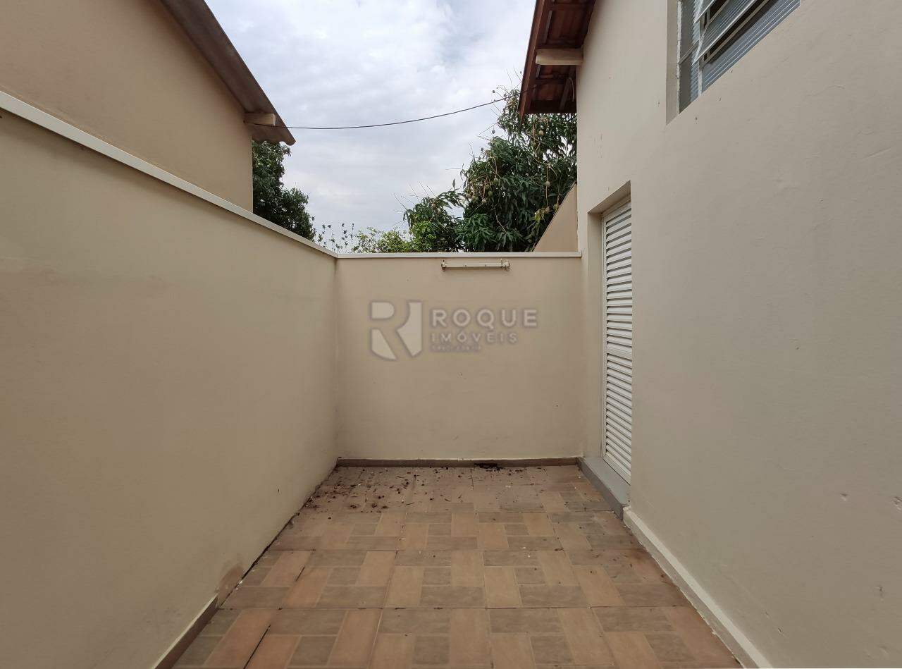 Casa Residencial para aluguel no bairro Jardim Nova Europa: Fundo