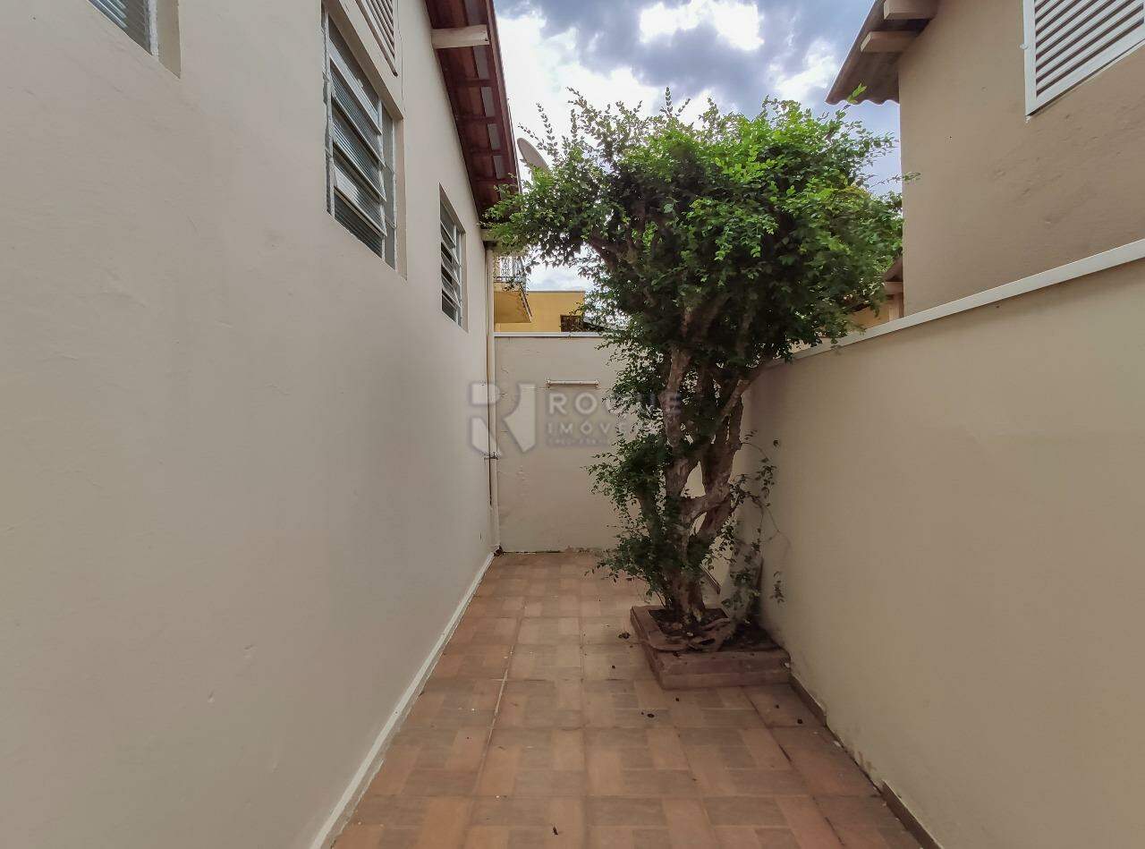 Casa Residencial para aluguel no bairro Jardim Nova Europa: Fundo