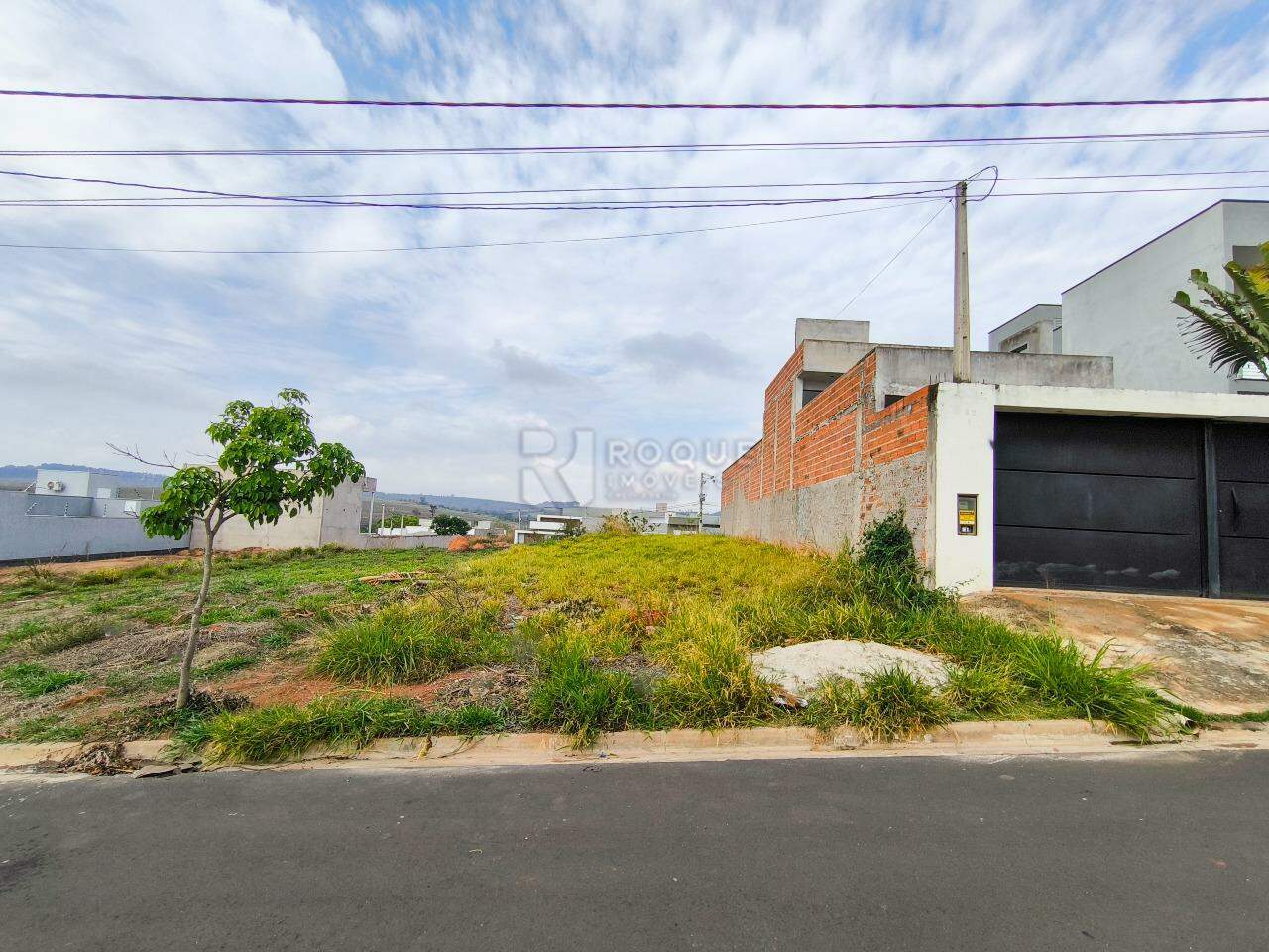 Terreno à venda no bairro Jardim Marajoara: FRENTE
