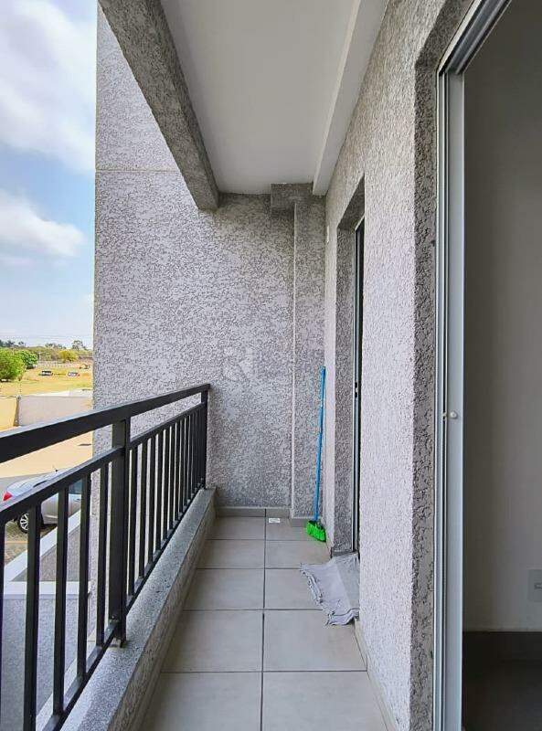 Apartamento para aluguel no bairro Chácaras Antonieta: Sacada
