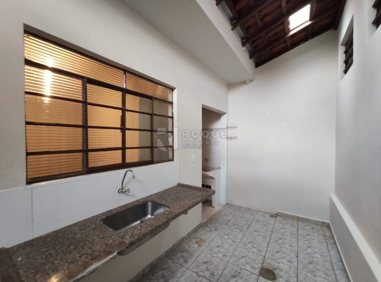Casa Residencial para aluguel no bairro Jardim Ouro Verde: Cozinha