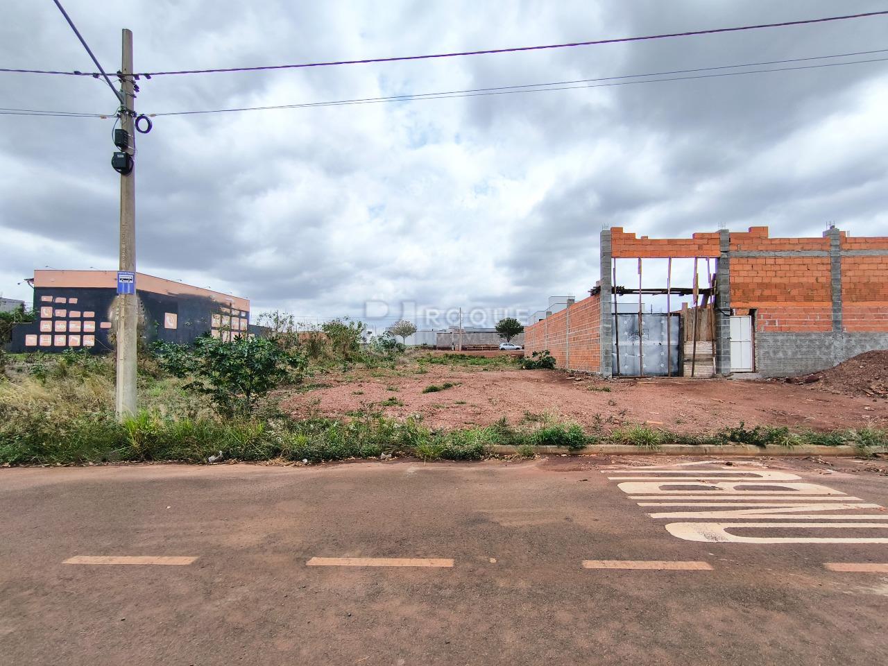Terreno à venda no bairro Residencial Colinas do Engenho I: FRENTE