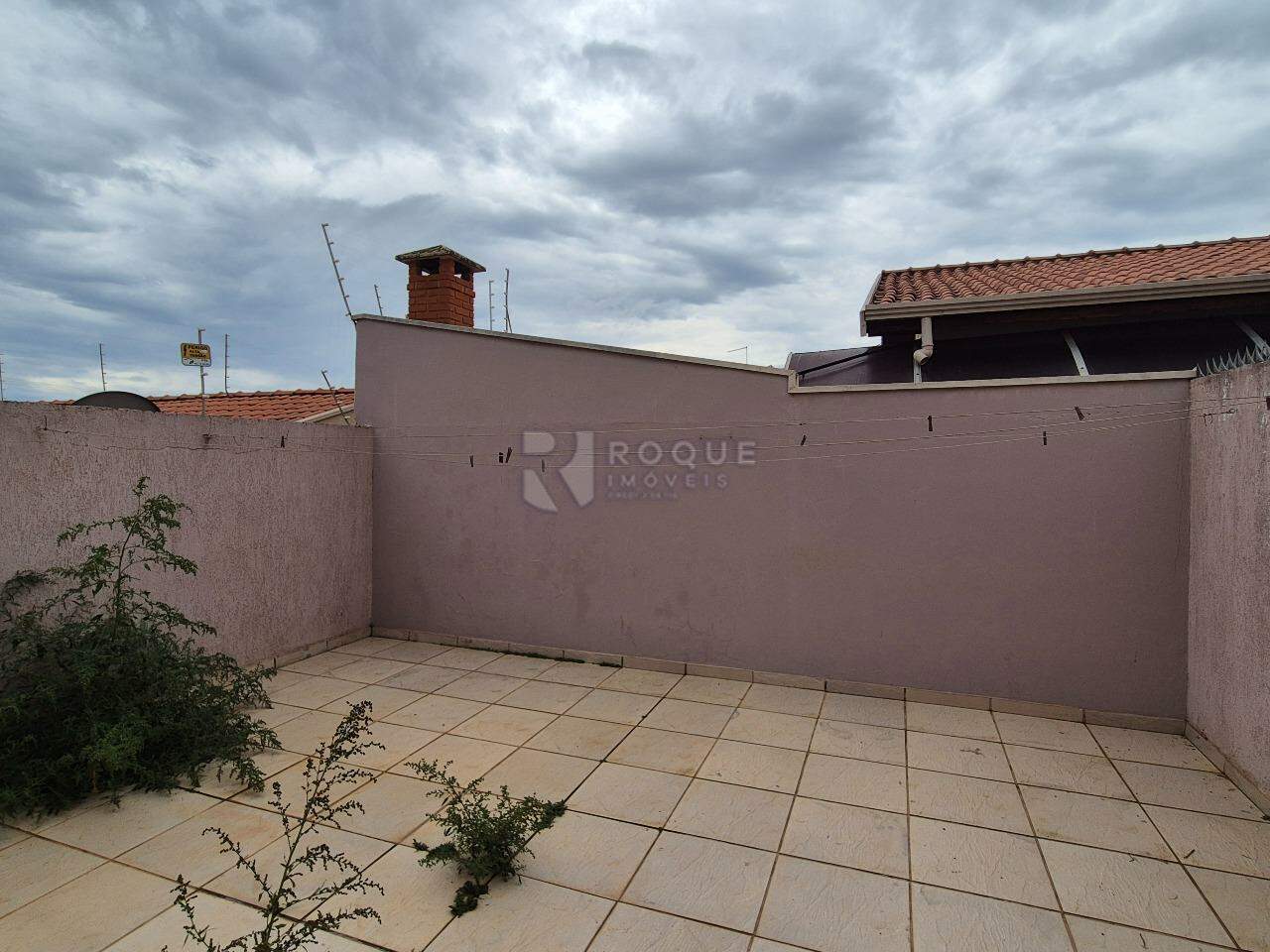 Casa Residencial para aluguel no bairro Vila Claudia: Fundo