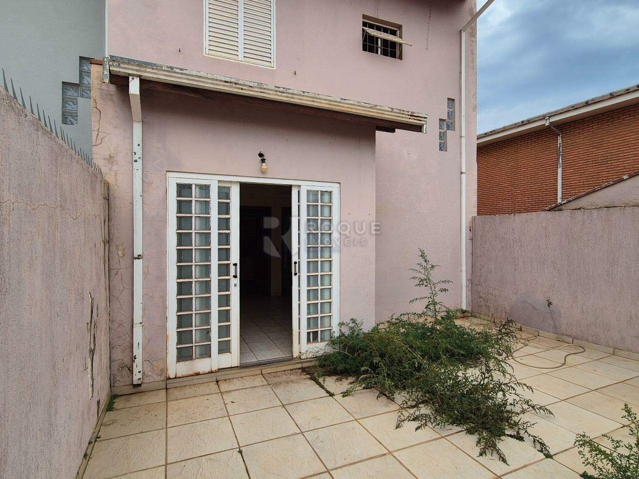 Casa Residencial para aluguel no bairro Vila Claudia: Fundo