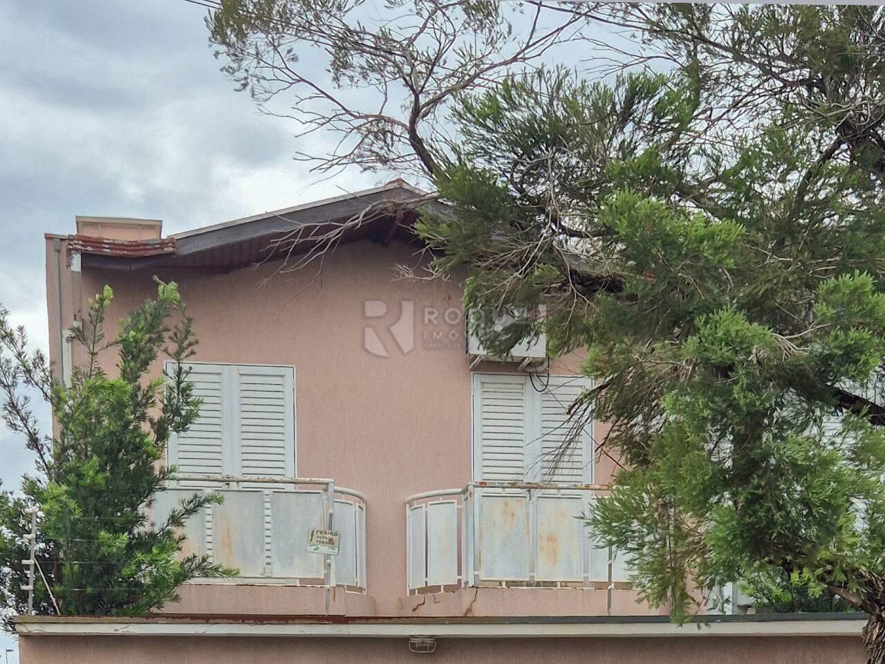 Casa Residencial para aluguel no bairro Vila Claudia: Sacada