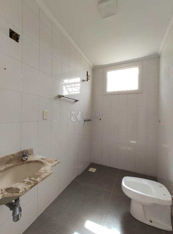 Casa em condomínio para aluguel no bairro Portal das Rosas: WC externo 1