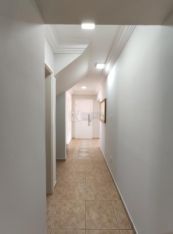 Casa em condomínio para aluguel no bairro Portal das Rosas: Hall