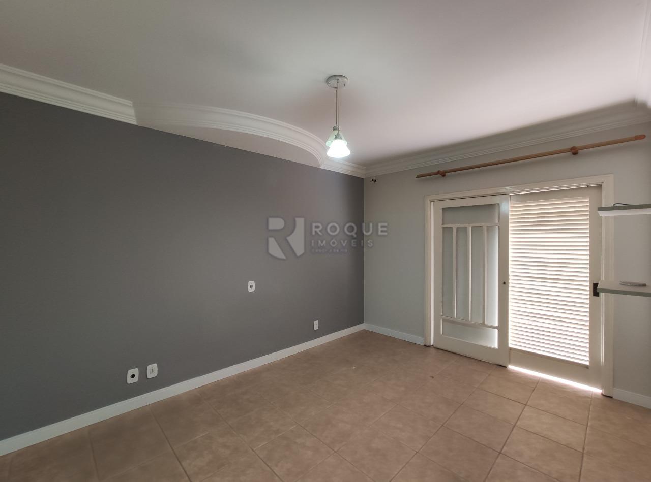 Casa em condomínio para aluguel no bairro Portal das Rosas: Dormitório 1 suíte segundo andar