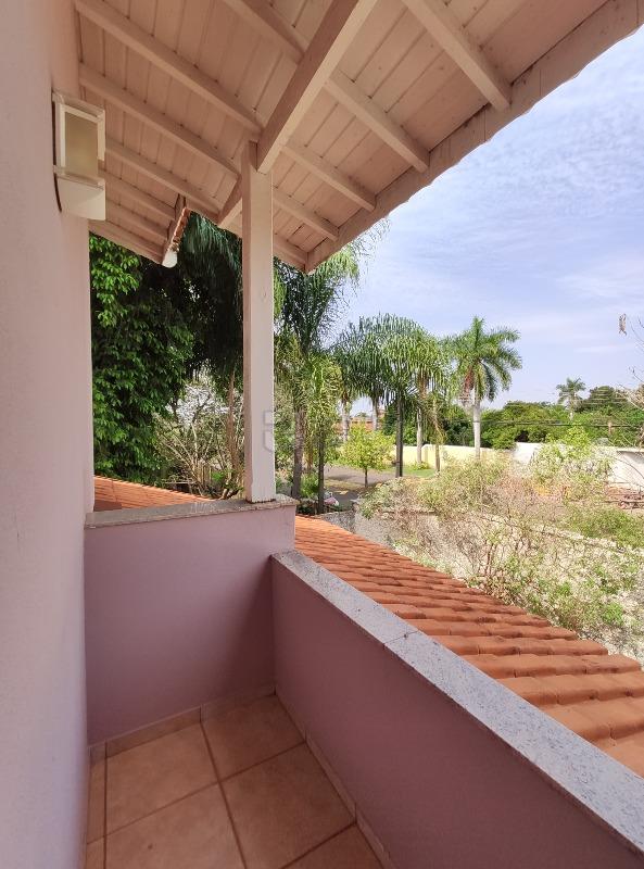 Casa em condomínio para aluguel no bairro Portal das Rosas: Sacada