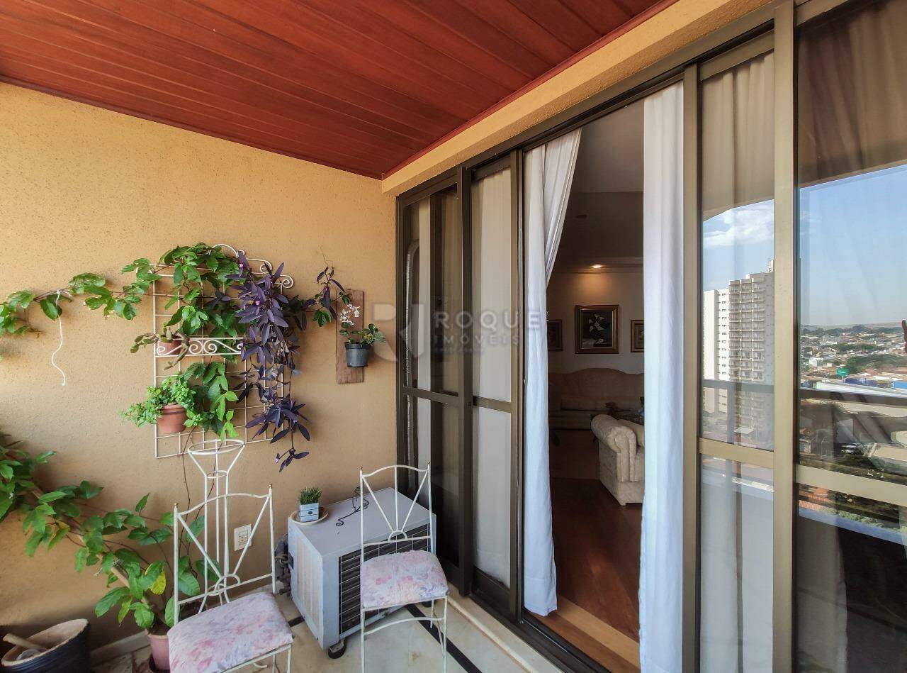 Apartamento à venda no bairro Centro: Sacada 