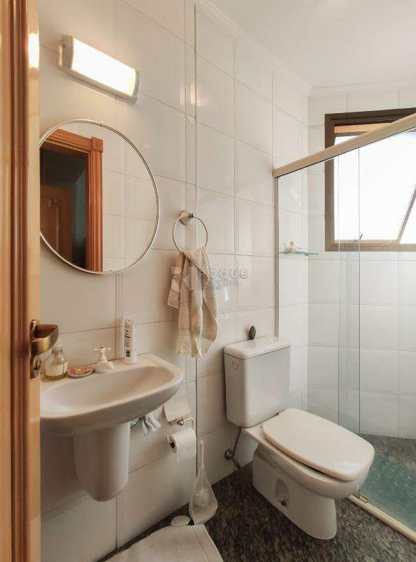 Apartamento à venda no bairro Centro: WC suíte fundo