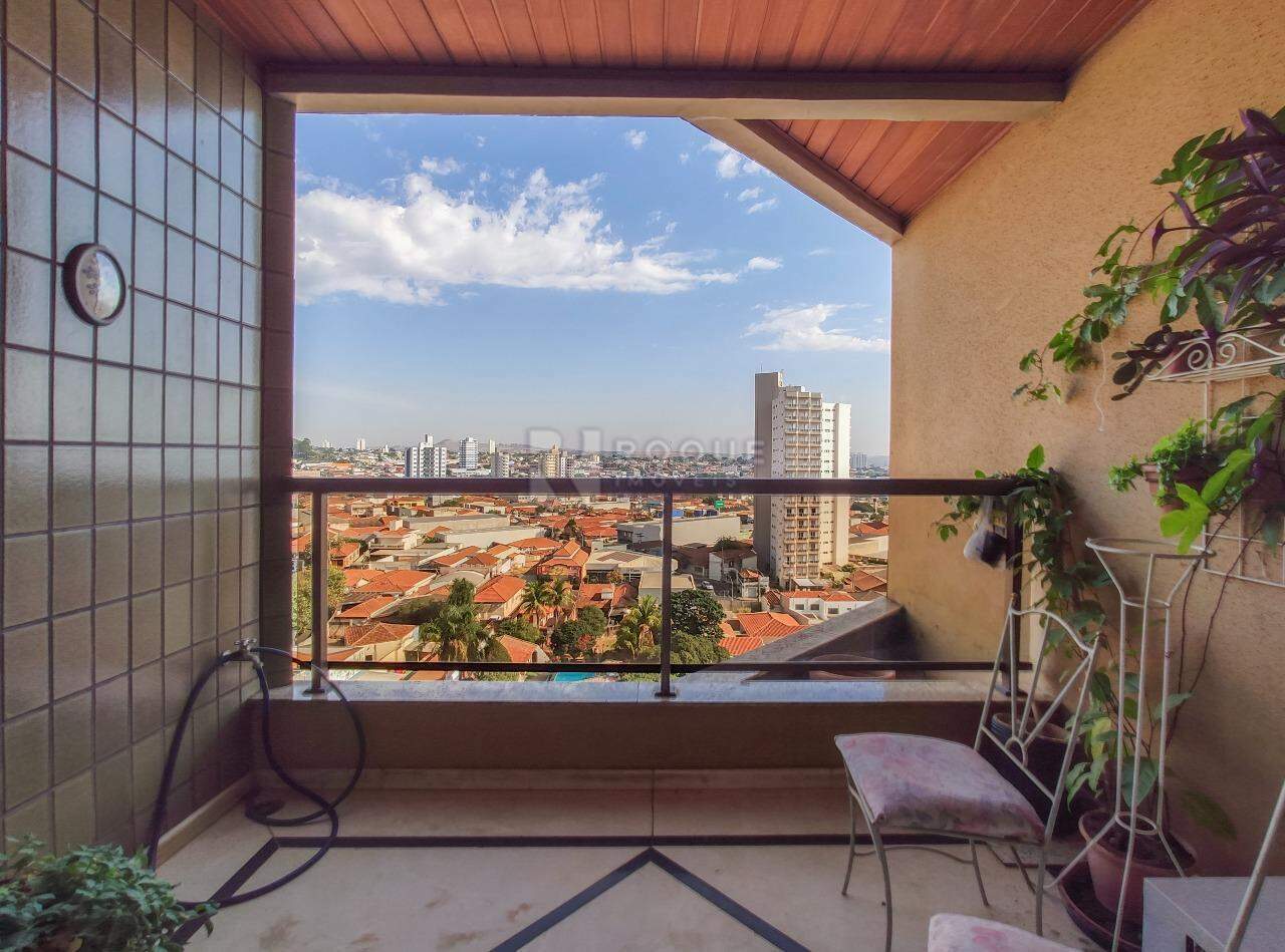 Apartamento à venda no bairro Centro: Sacada 