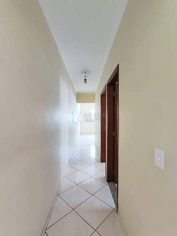 Casa Residencial para aluguel no bairro Jardim São Lourenço: Corredor 