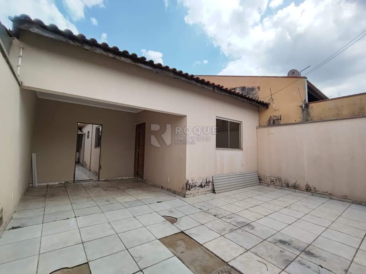 Casa Residencial para aluguel no bairro Jardim São Lourenço: Garagem
