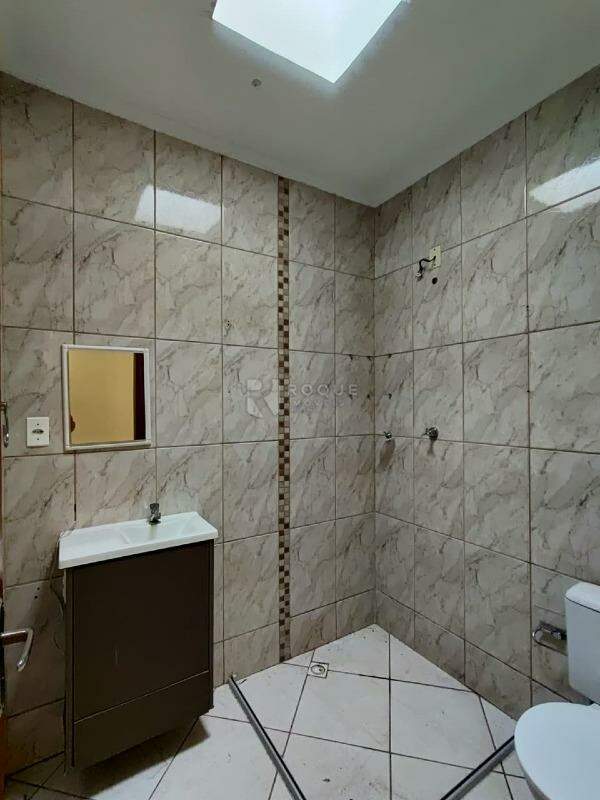Casa Residencial para aluguel no bairro Jardim São Lourenço: WC Social