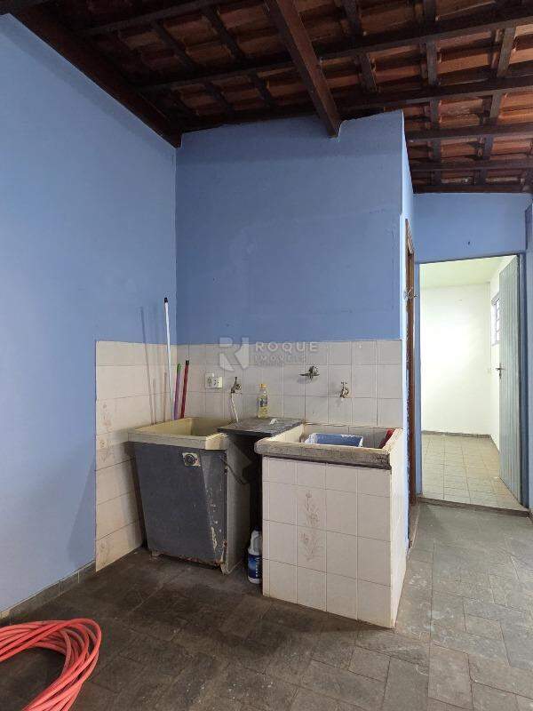 Casa Residencial à venda no bairro Jardim Santo André: Área de serviço