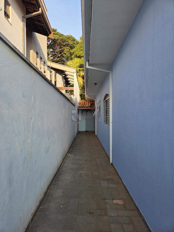 Casa Residencial à venda no bairro Jardim Santo André: Corredor Lateral