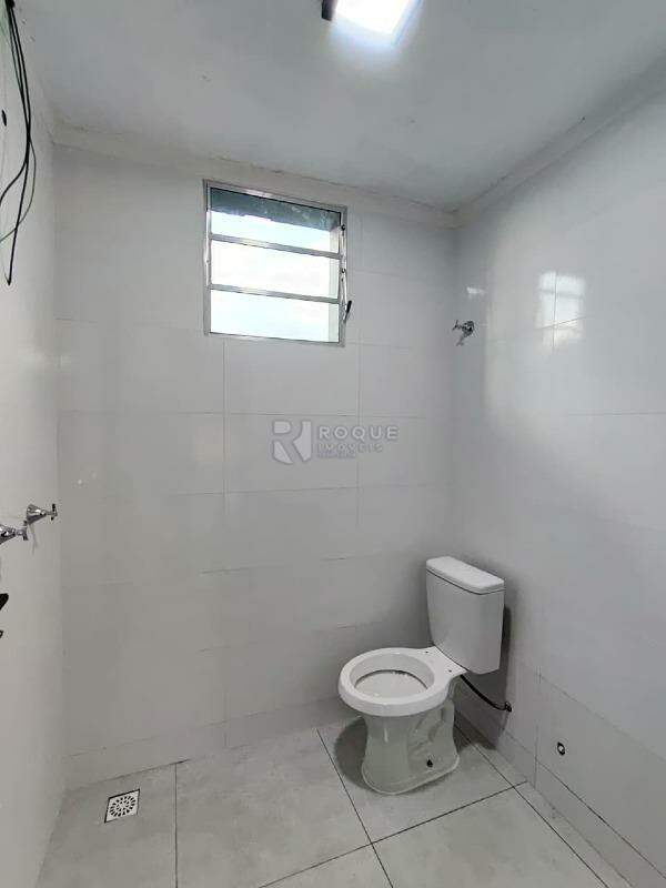 Barracão/Galpão para aluguel no bairro Parque Hippolyto: WC  Salão