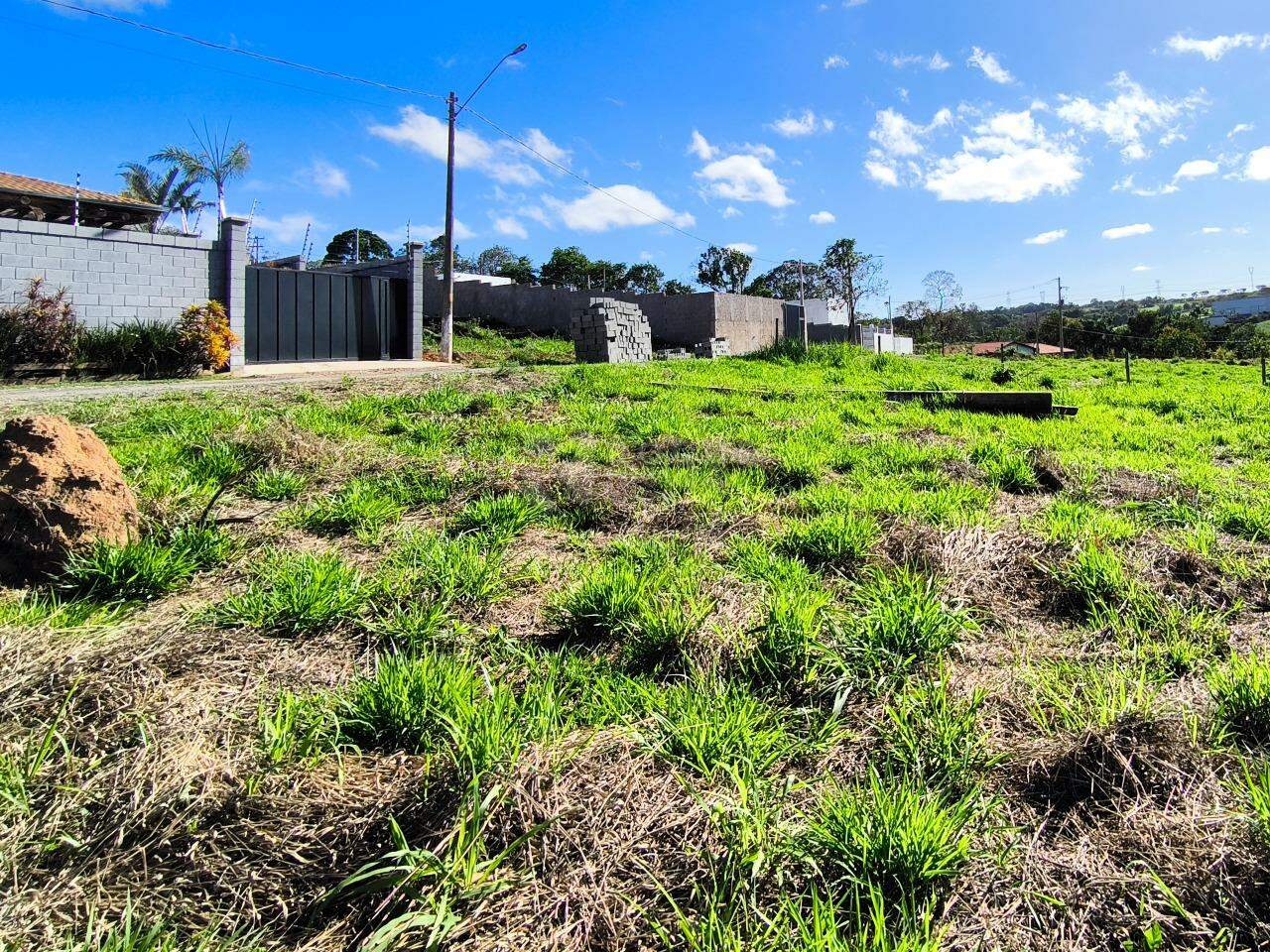 Terreno à venda no bairro Bairro do Pinhal: 