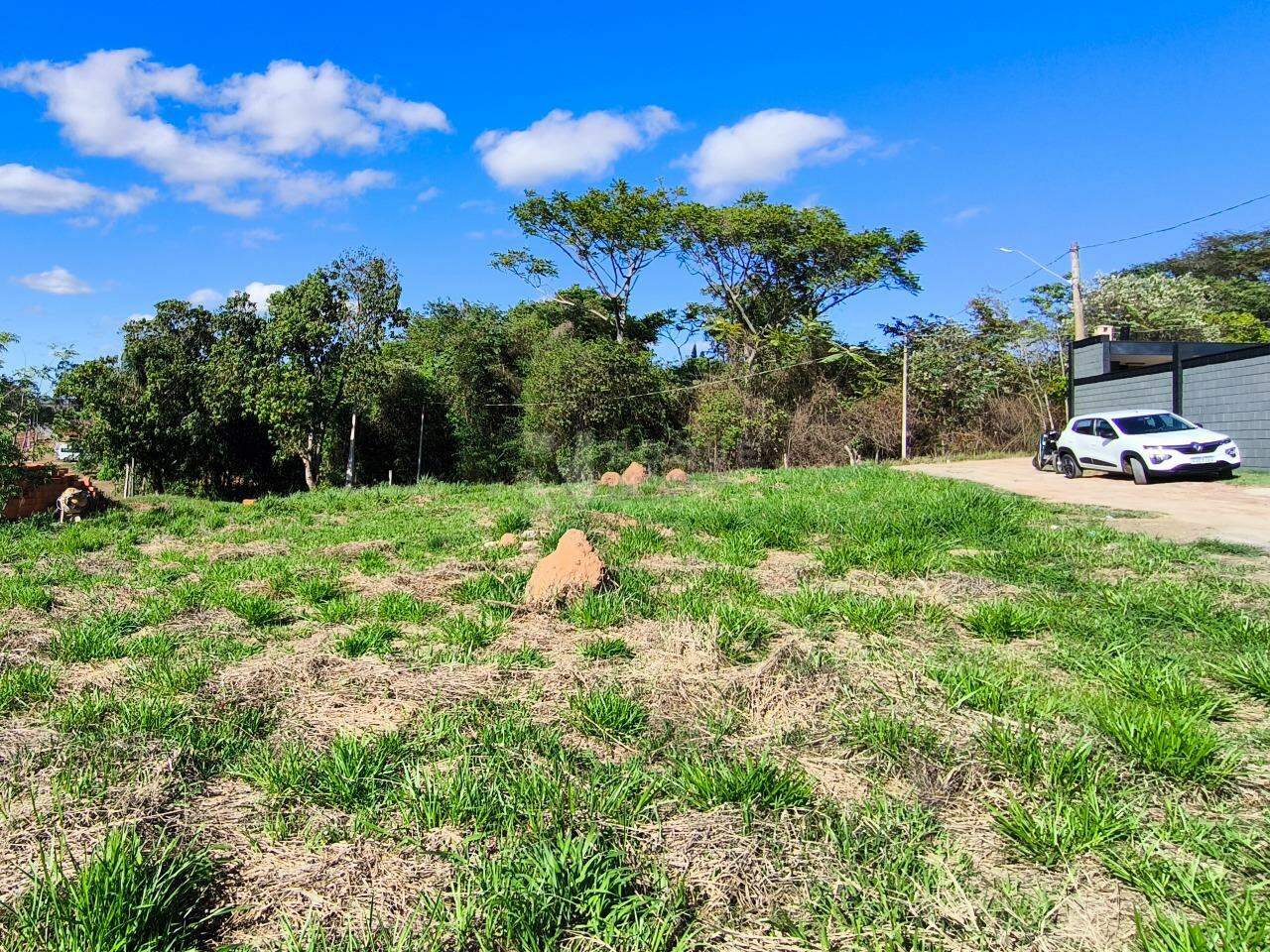 Terreno à venda no bairro Bairro do Pinhal: 