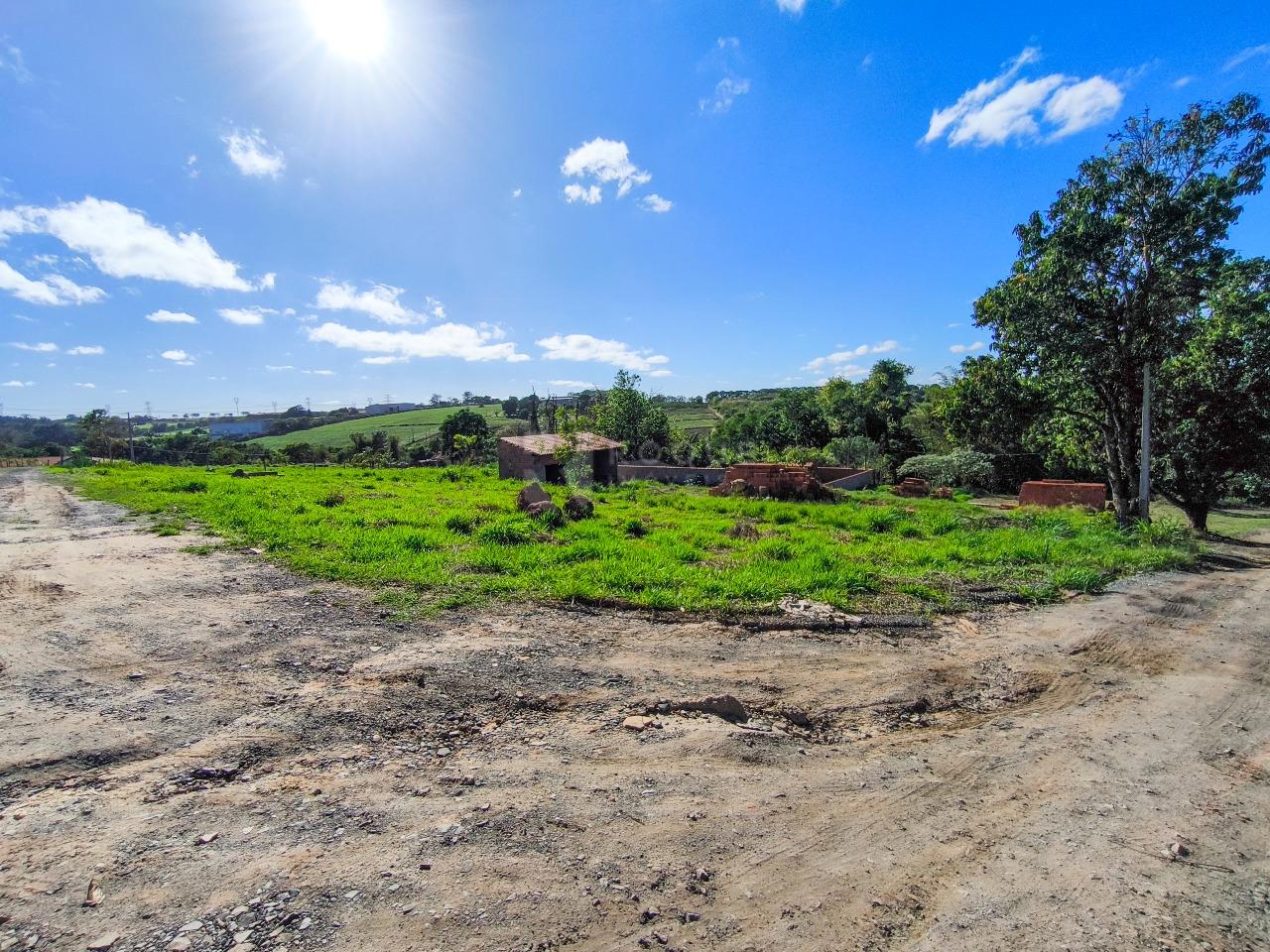 Terreno à venda no bairro Bairro do Pinhal: 